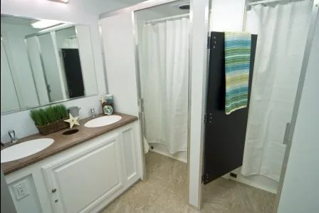 8 Stall Shower Trailer